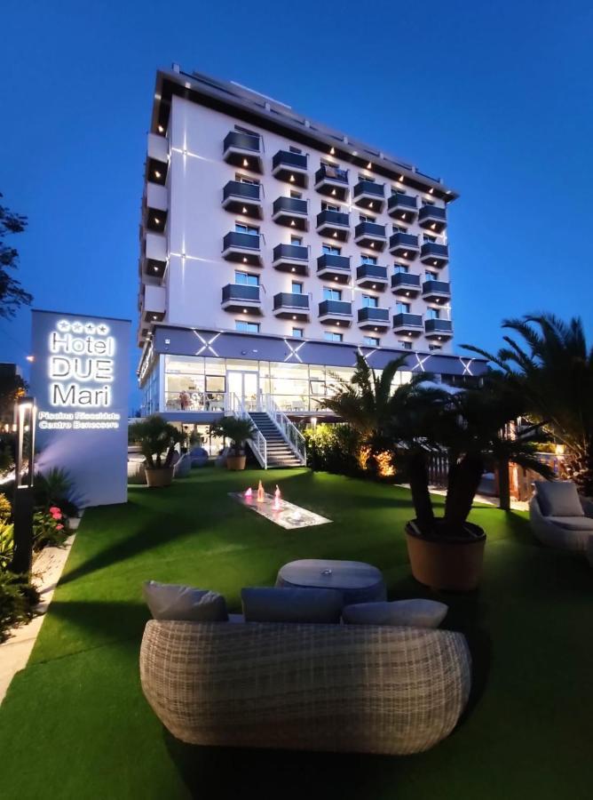 Hotel Due Mari Rimini Buitenkant foto